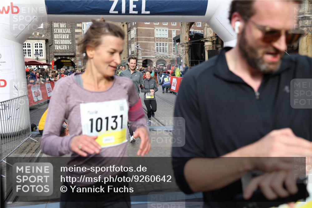 05.10.2025 - 20. swb-Marathon Bremen Yannick Fuchs http://msf.ph/oto/9260642 05.10.2025 10:48:37 Ziel 8787, 9298, 9385, 9437, 9478, 9665, 9704, 9810, 9958, 10109, 10131, 10177, 10211, 10685, 11005, 11357, 11505 meine-sportfotos.de