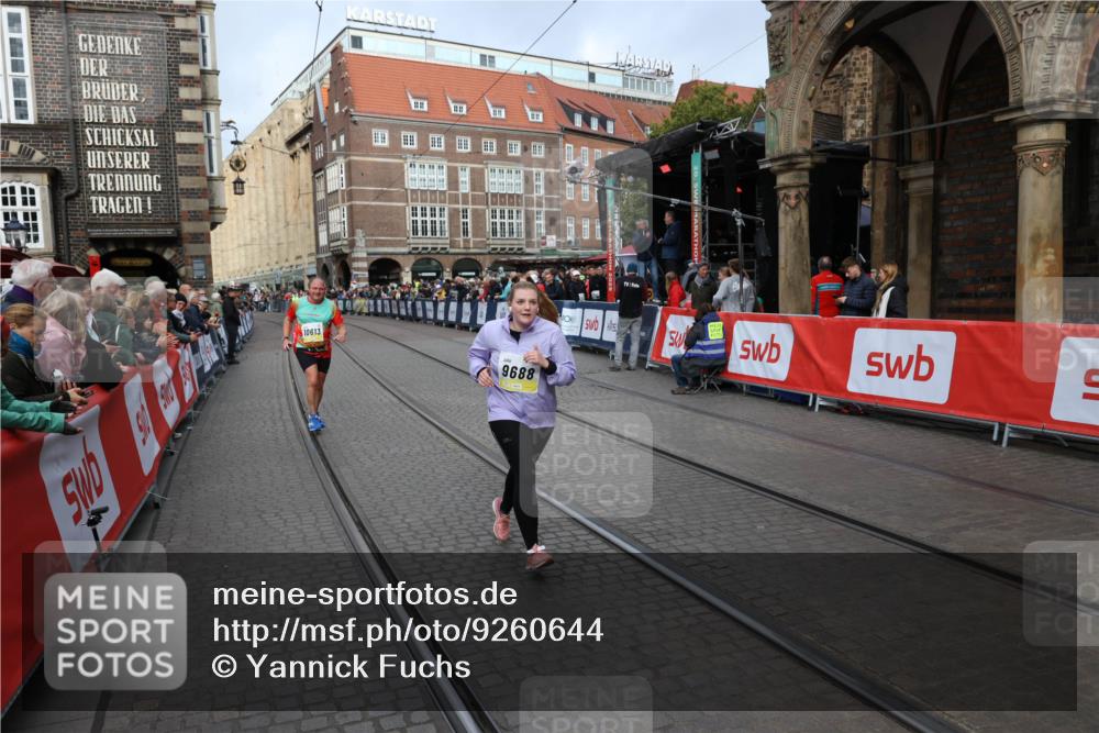 05.10.2025 - 20. swb-Marathon Bremen Yannick Fuchs http://msf.ph/oto/9260644 05.10.2025 11:20:23 Ziel 9323, 9688 meine-sportfotos.de