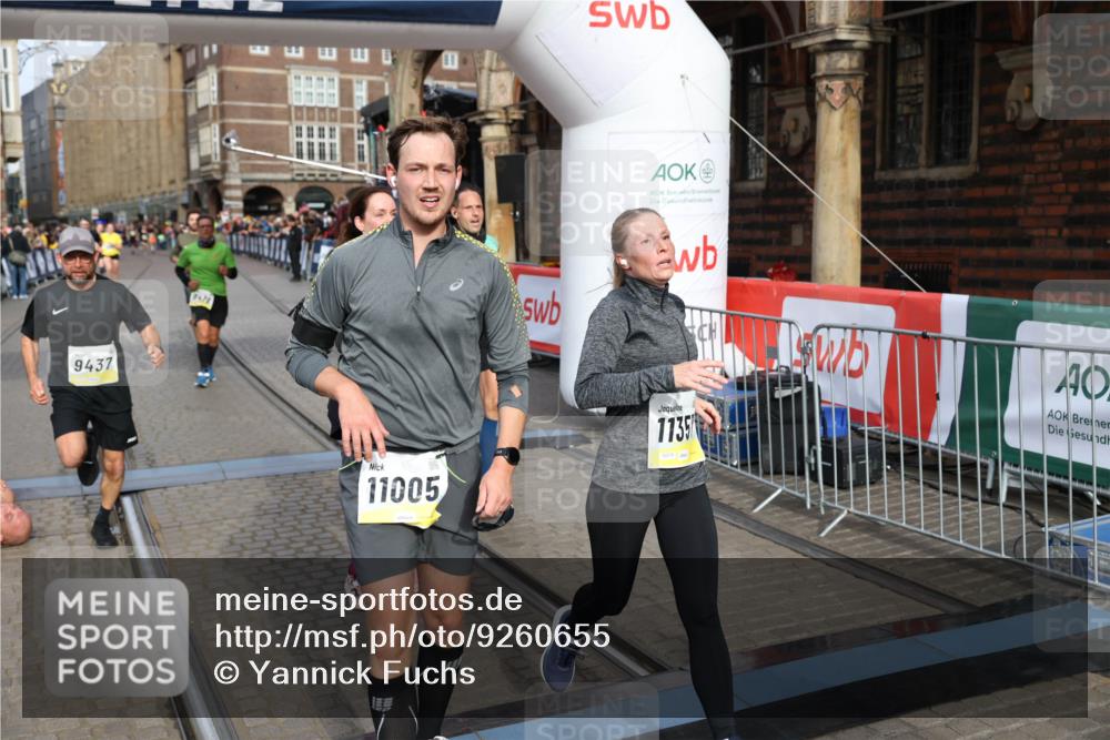 05.10.2025 - 20. swb-Marathon Bremen Yannick Fuchs http://msf.ph/oto/9260655 05.10.2025 10:48:38 Ziel 8787, 9298, 9385, 9437, 9478, 9665, 9958, 10109, 10131, 10177, 10211, 10685, 11005, 11357, 11505 meine-sportfotos.de