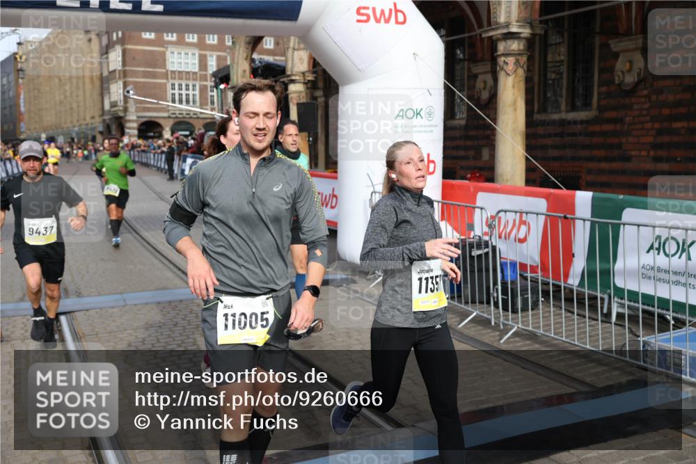 05.10.2025 - 20. swb-Marathon Bremen Yannick Fuchs http://msf.ph/oto/9260666 05.10.2025 10:48:38 Ziel 8787, 9298, 9385, 9437, 9478, 9665, 9958, 10109, 10131, 10177, 10211, 10685, 11005, 11357, 11505 meine-sportfotos.de