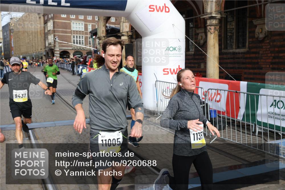 05.10.2025 - 20. swb-Marathon Bremen Yannick Fuchs http://msf.ph/oto/9260688 05.10.2025 10:48:38 Ziel 8787, 9298, 9385, 9437, 9478, 9665, 9958, 10109, 10131, 10177, 10211, 10685, 11005, 11357, 11505 meine-sportfotos.de