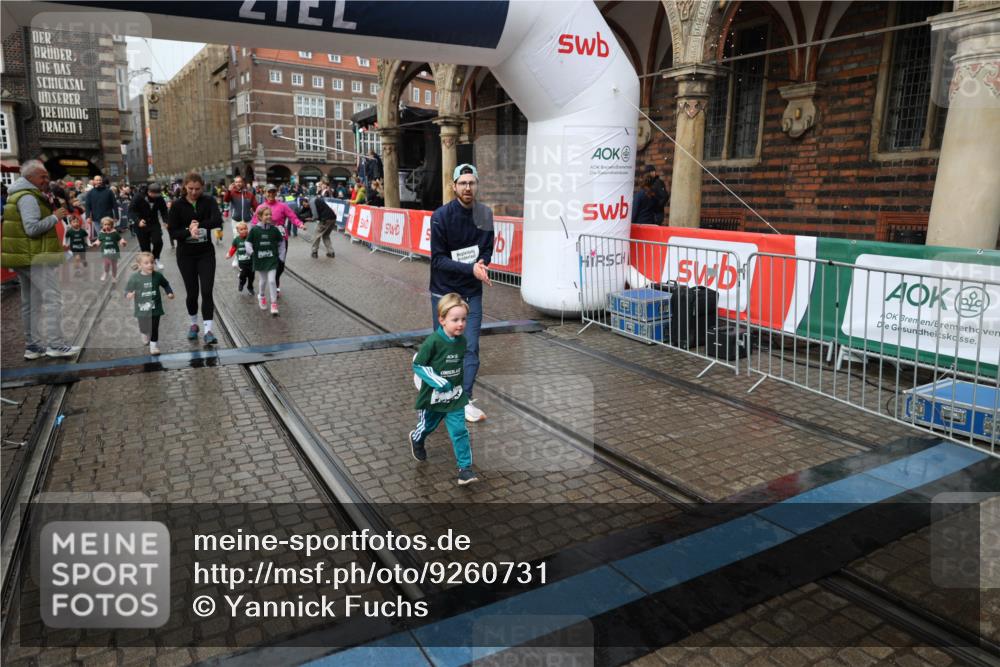 05.10.2025 - 20. swb-Marathon Bremen Yannick Fuchs http://msf.ph/oto/9260731 05.10.2025 15:23:50 Ziel  meine-sportfotos.de