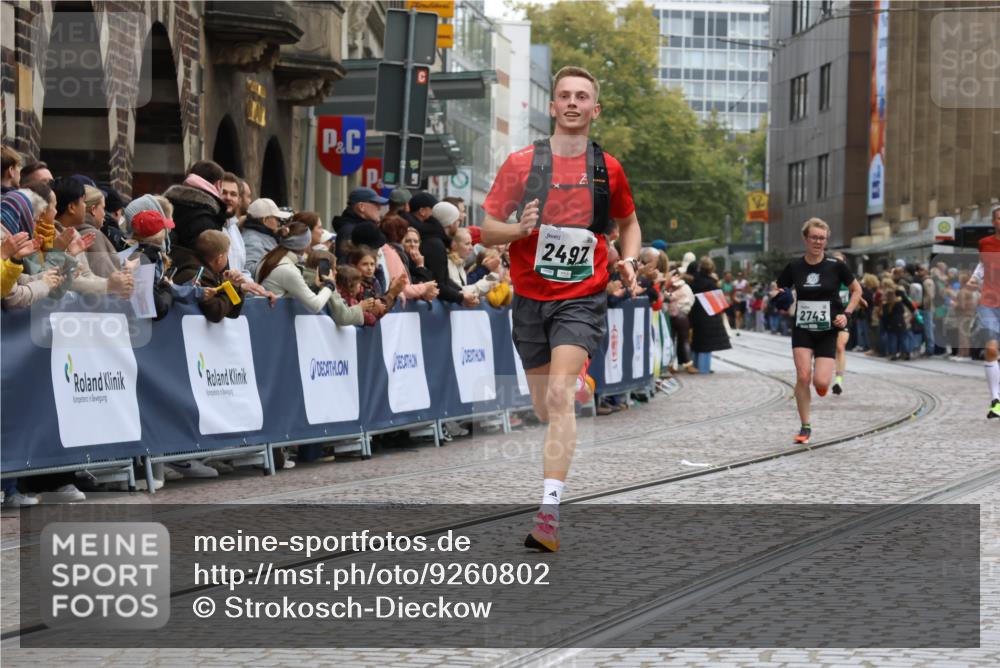 05.10.2025 - 20. swb-Marathon Bremen Strokosch-Dieckow http://msf.ph/oto/9260802 05.10.2025 12:57:09 Ziel 1801, 2497, 2743, 6566 meine-sportfotos.de