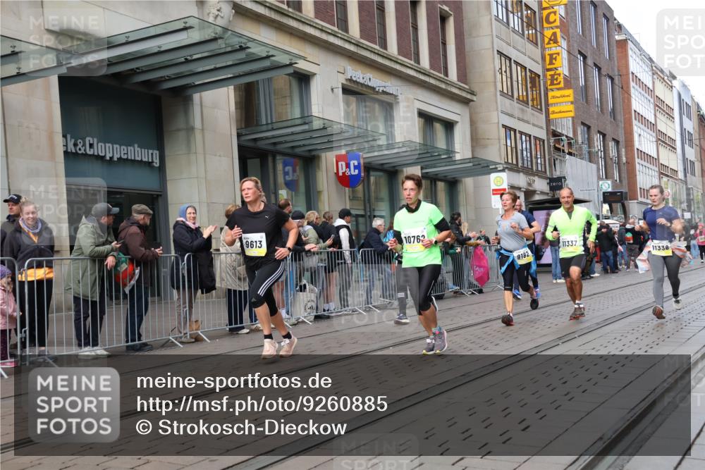 05.10.2025 - 20. swb-Marathon Bremen Strokosch-Dieckow http://msf.ph/oto/9260885 05.10.2025 11:00:57 Ziel 9182, 9286, 9443, 9613, 9880, 9925, 10477, 10544, 10630, 10762, 10914, 11053, 11194, 11337, 11338, 11524, 11597, 11633, 11680, 11688, 11719, 9182, 9286, 9443, 9613, 9880, 9925, 10477, 10544, 10630, 10762, 10914, 11053, 11194, 11337, 11338, 11524, 11597, 11633, 11680, 11688, 11719 meine-sportfotos.de