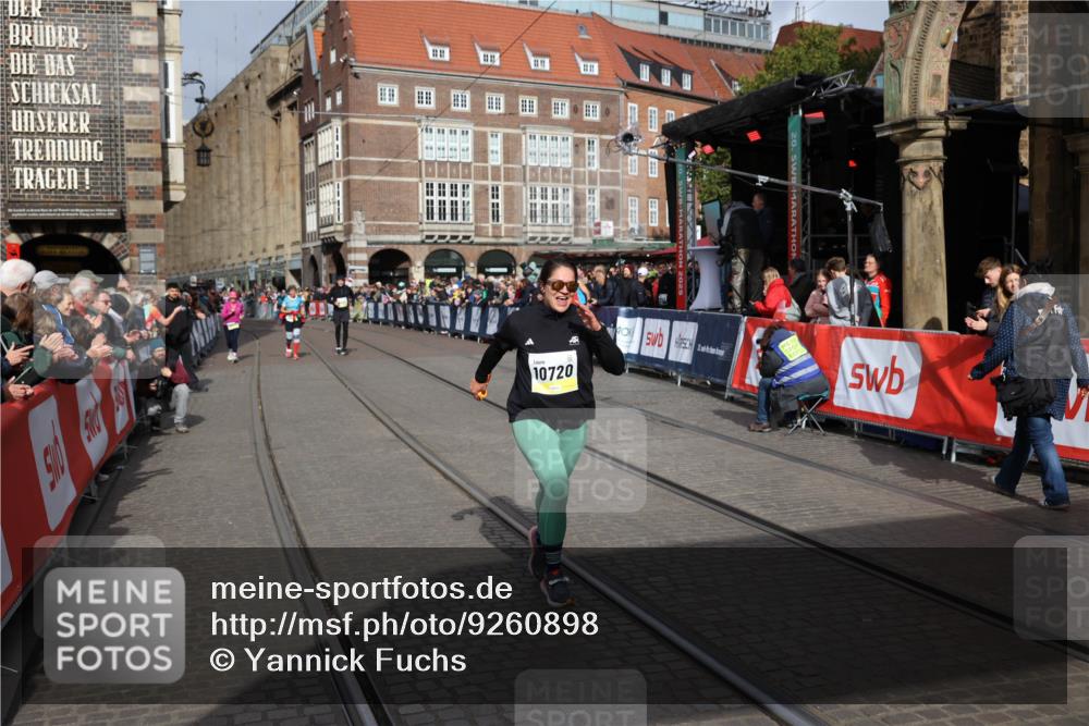 05.10.2025 - 20. swb-Marathon Bremen Yannick Fuchs http://msf.ph/oto/9260898 05.10.2025 11:20:46 Ziel 10720 meine-sportfotos.de