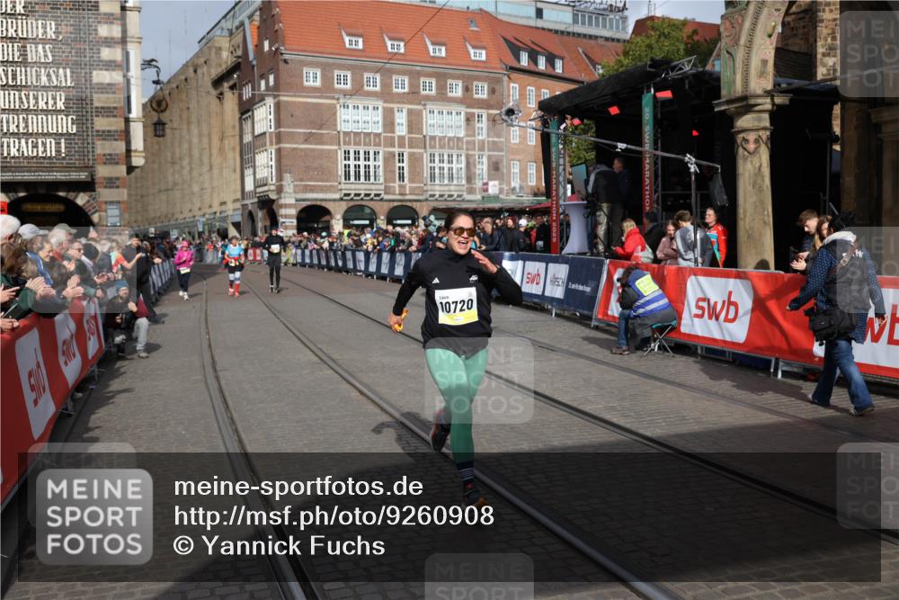 05.10.2025 - 20. swb-Marathon Bremen Yannick Fuchs http://msf.ph/oto/9260908 05.10.2025 11:20:46 Ziel 10720 meine-sportfotos.de