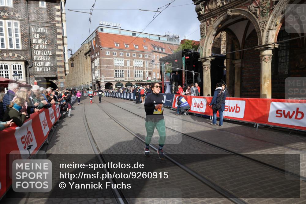 05.10.2025 - 20. swb-Marathon Bremen Yannick Fuchs http://msf.ph/oto/9260915 05.10.2025 11:20:46 Ziel 10720 meine-sportfotos.de