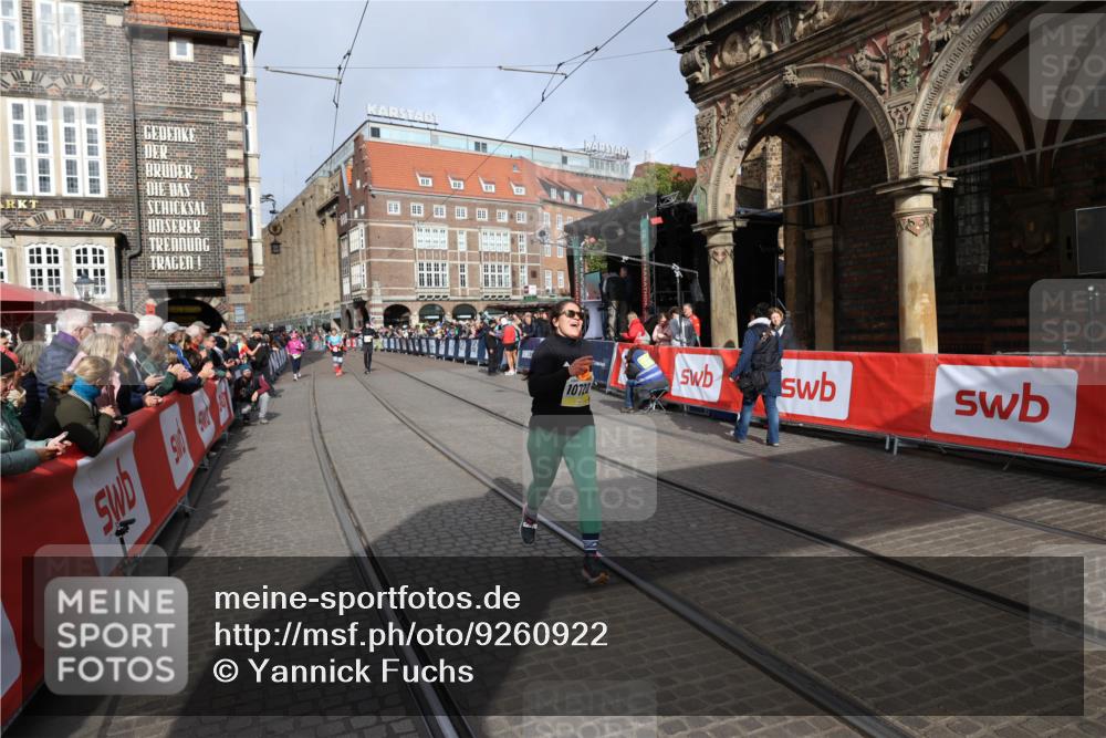 05.10.2025 - 20. swb-Marathon Bremen Yannick Fuchs http://msf.ph/oto/9260922 05.10.2025 11:20:46 Ziel 10720 meine-sportfotos.de