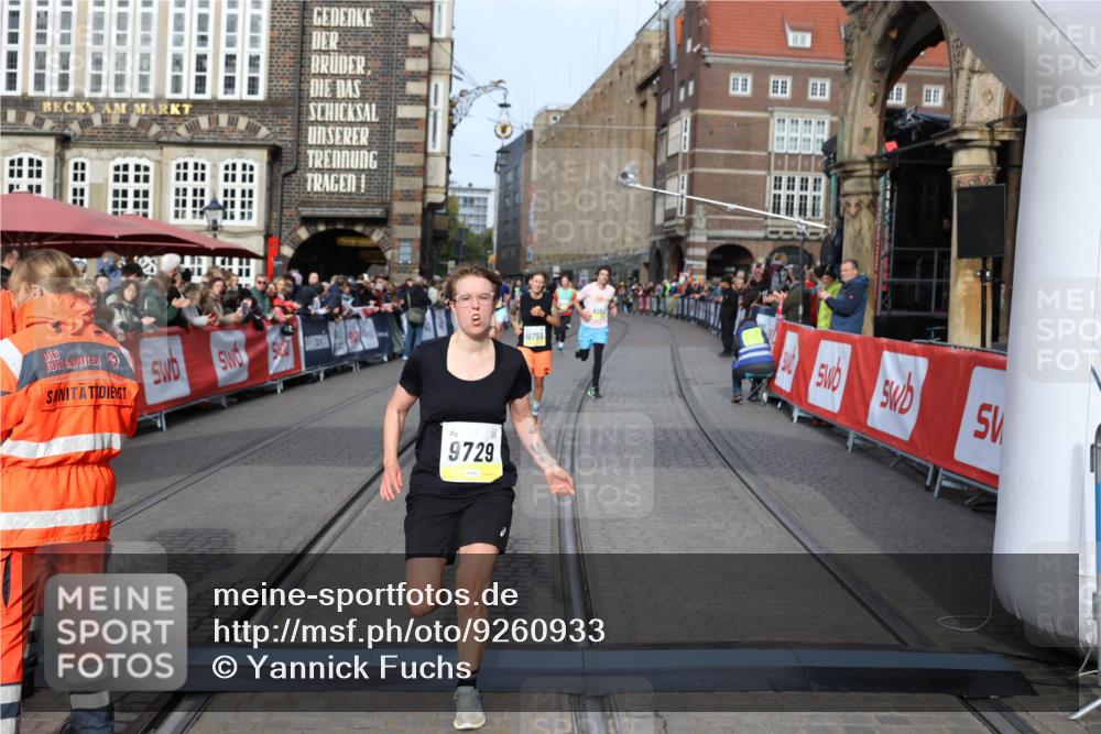 05.10.2025 - 20. swb-Marathon Bremen Yannick Fuchs http://msf.ph/oto/9260933 05.10.2025 10:48:50 Ziel 9261, 9406, 9482, 9729, 10303, 10799, 11096 meine-sportfotos.de