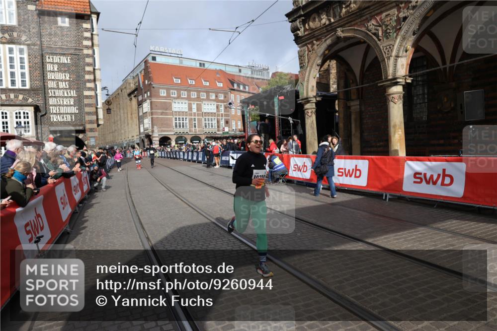 05.10.2025 - 20. swb-Marathon Bremen Yannick Fuchs http://msf.ph/oto/9260944 05.10.2025 11:20:46 Ziel 10720 meine-sportfotos.de