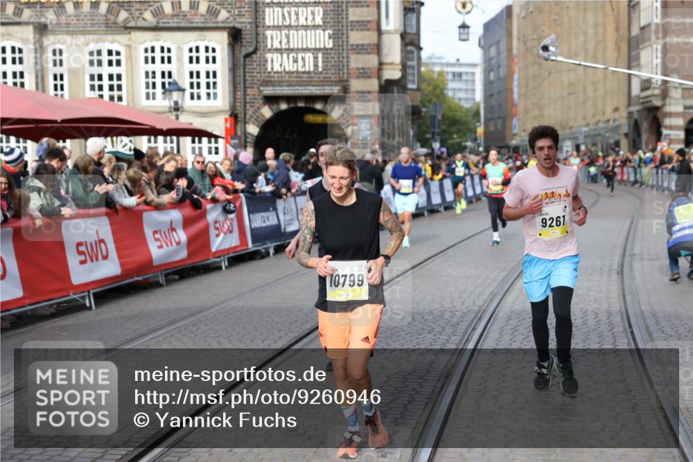 05.10.2025 - 20. swb-Marathon Bremen Yannick Fuchs http://msf.ph/oto/9260946 05.10.2025 10:48:52 Ziel 9261, 9482, 9729, 10303, 10799 meine-sportfotos.de