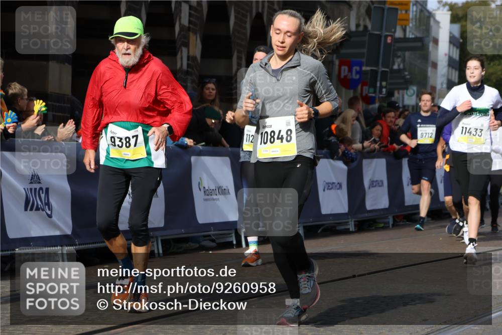 05.10.2025 - 20. swb-Marathon Bremen Strokosch-Dieckow http://msf.ph/oto/9260958 05.10.2025 11:06:11 Ziel 7979, 9228, 9387, 9438, 9523, 9712, 9786, 10152, 10192, 10243, 10249, 10374, 10404, 10462, 10623, 10848, 11065, 11092, 11169, 11231, 11296, 11433 meine-sportfotos.de