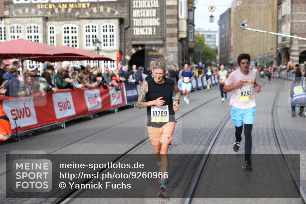 05.10.2025 - 20. swb-Marathon Bremen Yannick Fuchs http://msf.ph/oto/9260966 05.10.2025 10:48:52 Ziel 9261, 9482, 9729, 10303, 10799 meine-sportfotos.de