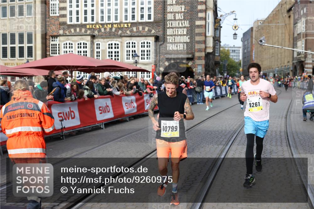 05.10.2025 - 20. swb-Marathon Bremen Yannick Fuchs http://msf.ph/oto/9260975 05.10.2025 10:48:52 Ziel 9261, 9482, 9729, 10303, 10799 meine-sportfotos.de