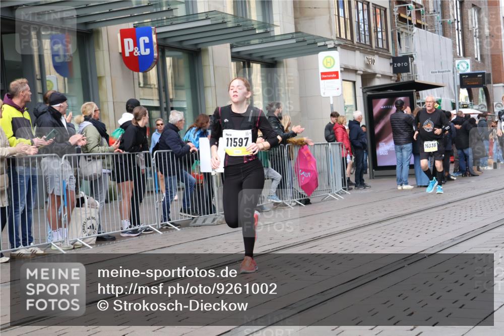05.10.2025 - 20. swb-Marathon Bremen Strokosch-Dieckow http://msf.ph/oto/9261002 05.10.2025 11:01:03 Ziel 7908, 9182, 9278, 9286, 9322, 9371, 9613, 9925, 10056, 10157, 10324, 10336, 10544, 10762, 10914, 11194, 11337, 11338, 11493, 11597, 11633, 11680, 11688, 7908, 9182, 9278, 9286, 9322, 9371, 9613, 9925, 10056, 10157, 10324, 10336, 10544, 10762, 10914, 11194, 11337, 11338, 11493, 11597, 11633, 11680, 11688 meine-sportfotos.de