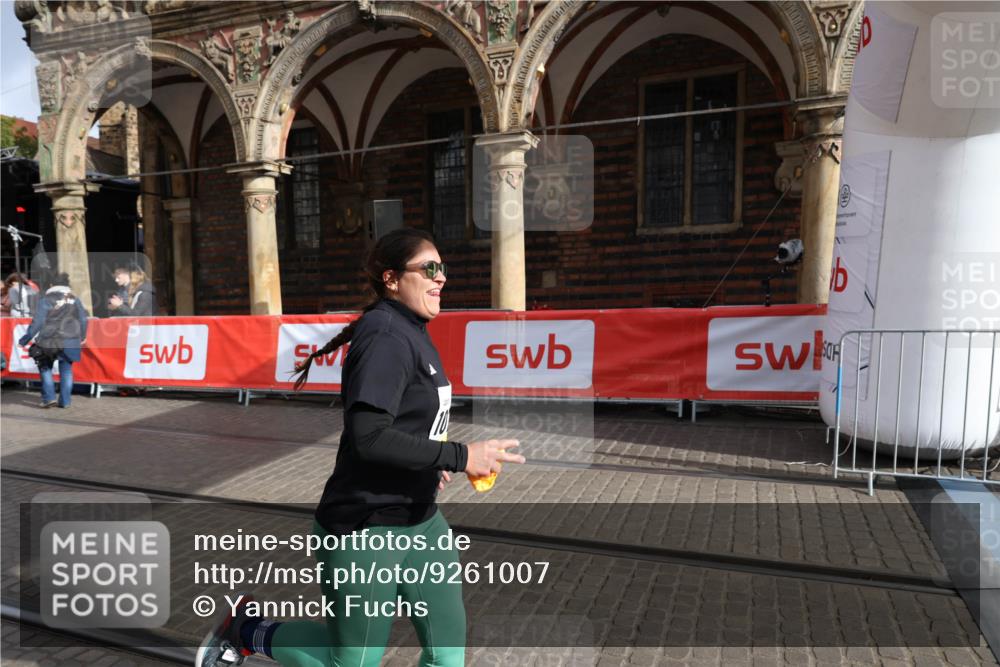 05.10.2025 - 20. swb-Marathon Bremen Yannick Fuchs http://msf.ph/oto/9261007 05.10.2025 11:20:47 Ziel 10720 meine-sportfotos.de
