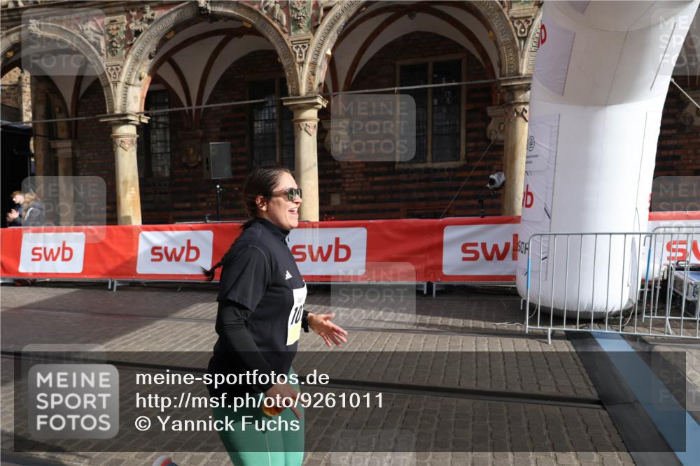 05.10.2025 - 20. swb-Marathon Bremen Yannick Fuchs http://msf.ph/oto/9261011 05.10.2025 11:20:47 Ziel 10720 meine-sportfotos.de