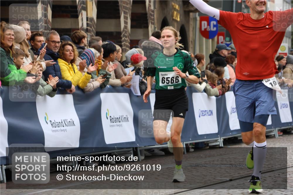 05.10.2025 - 20. swb-Marathon Bremen Strokosch-Dieckow http://msf.ph/oto/9261019 05.10.2025 12:57:15 Ziel 1212, 1801, 6566 meine-sportfotos.de