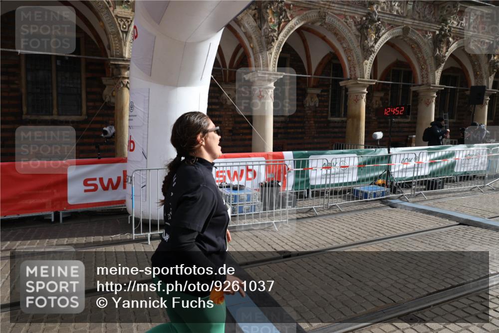 05.10.2025 - 20. swb-Marathon Bremen Yannick Fuchs http://msf.ph/oto/9261037 05.10.2025 11:20:47 Ziel 10720 meine-sportfotos.de