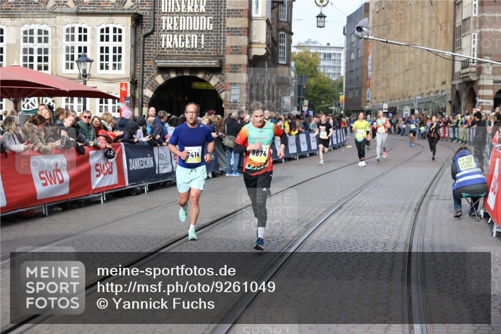 05.10.2025 - 20. swb-Marathon Bremen Yannick Fuchs http://msf.ph/oto/9261049 05.10.2025 10:48:55 Ziel 7414, 9261, 9482, 9674, 9729, 10799 meine-sportfotos.de