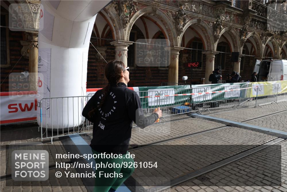 05.10.2025 - 20. swb-Marathon Bremen Yannick Fuchs http://msf.ph/oto/9261054 05.10.2025 11:20:47 Ziel 10720 meine-sportfotos.de