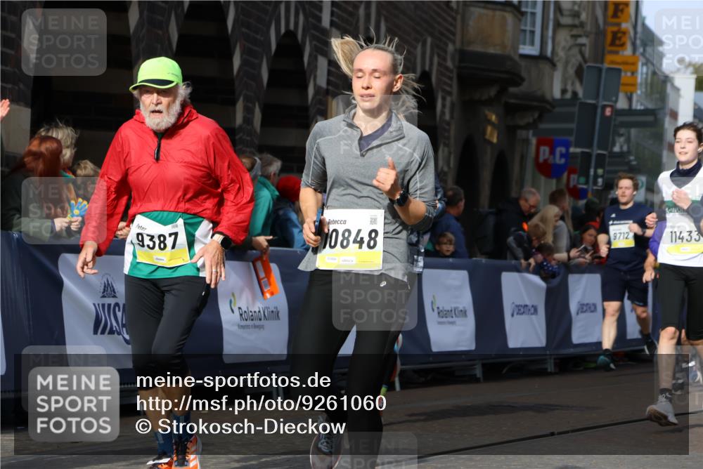 05.10.2025 - 20. swb-Marathon Bremen Strokosch-Dieckow http://msf.ph/oto/9261060 05.10.2025 11:06:11 Ziel 7979, 9228, 9387, 9438, 9523, 9712, 9786, 10152, 10192, 10243, 10249, 10374, 10404, 10462, 10623, 10848, 11065, 11092, 11169, 11231, 11296, 11433 meine-sportfotos.de