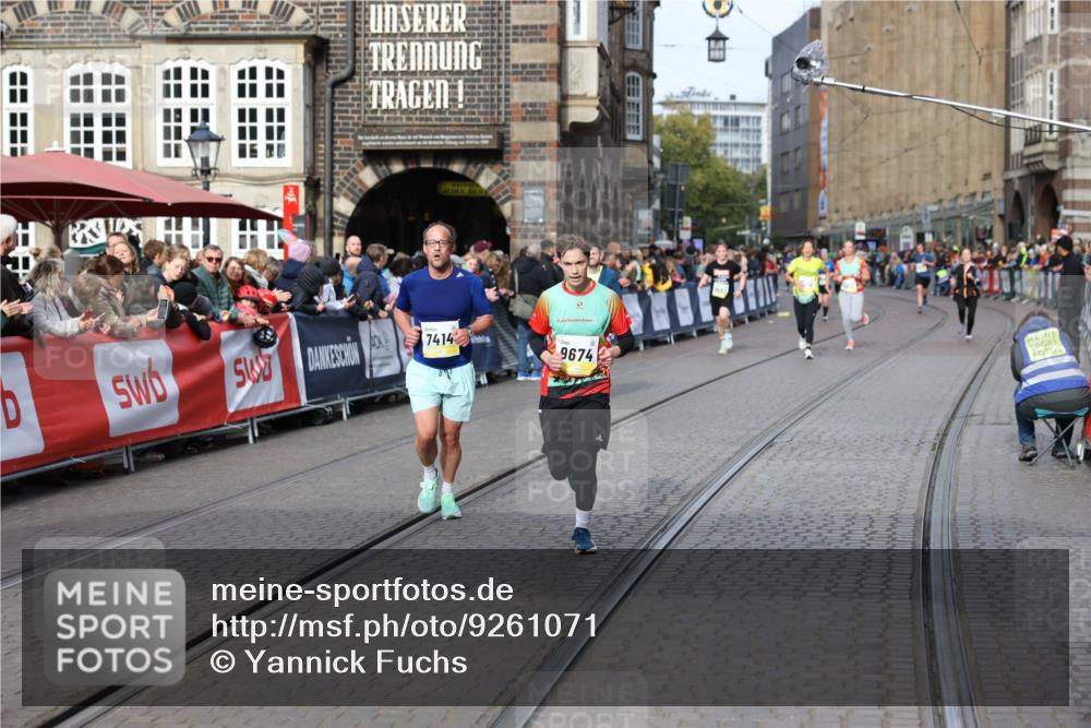 05.10.2025 - 20. swb-Marathon Bremen Yannick Fuchs http://msf.ph/oto/9261071 05.10.2025 10:48:55 Ziel 7414, 9261, 9482, 9674, 9729, 10799 meine-sportfotos.de