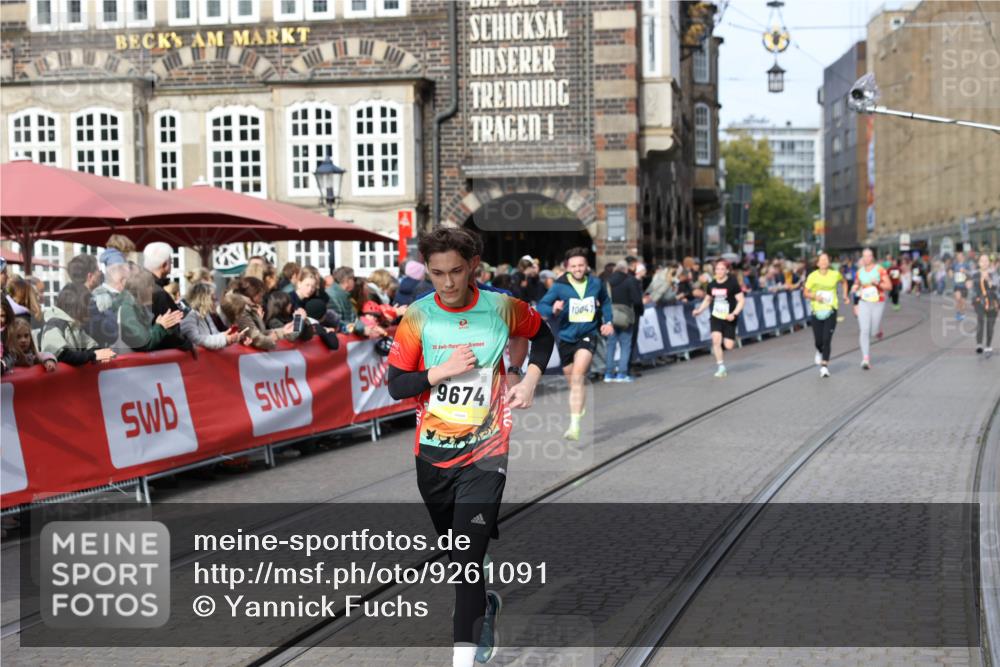 05.10.2025 - 20. swb-Marathon Bremen Yannick Fuchs http://msf.ph/oto/9261091 05.10.2025 10:48:56 Ziel 7414, 9261, 9482, 9674, 9729, 10047, 10799 meine-sportfotos.de