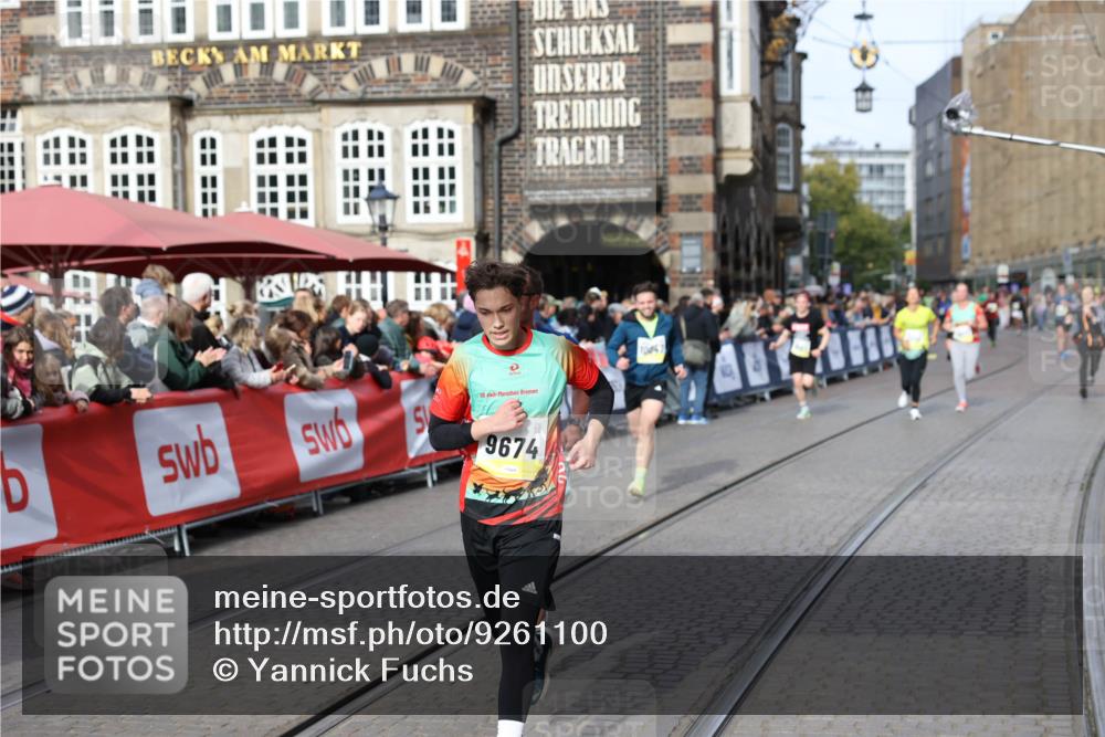 05.10.2025 - 20. swb-Marathon Bremen Yannick Fuchs http://msf.ph/oto/9261100 05.10.2025 10:48:56 Ziel 7414, 9261, 9482, 9674, 9729, 10047, 10799 meine-sportfotos.de