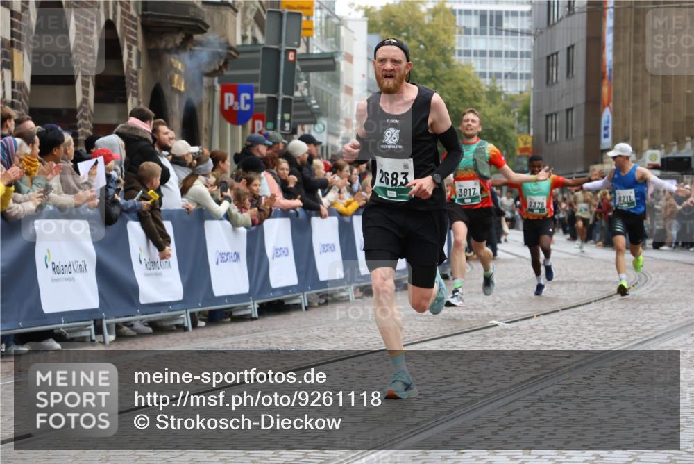 05.10.2025 - 20. swb-Marathon Bremen Strokosch-Dieckow http://msf.ph/oto/9261118 05.10.2025 12:57:25 Ziel 2683, 3817, 5028, 8211 meine-sportfotos.de