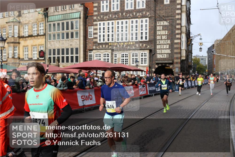 05.10.2025 - 20. swb-Marathon Bremen Yannick Fuchs http://msf.ph/oto/9261131 05.10.2025 10:48:58 Ziel 7414, 9255, 9261, 9482, 9674, 10047, 10799 meine-sportfotos.de