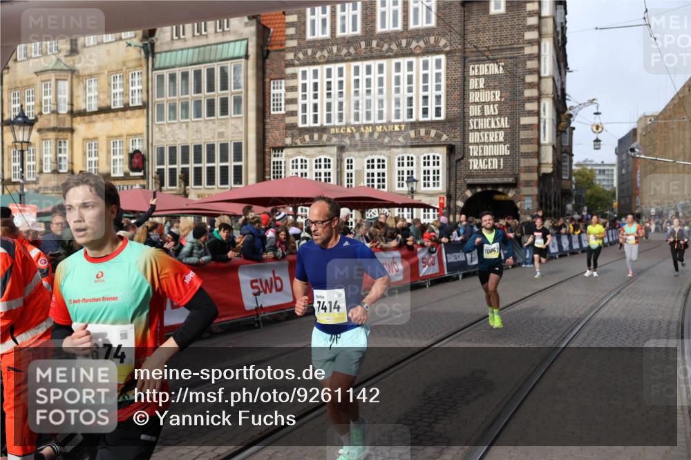 05.10.2025 - 20. swb-Marathon Bremen Yannick Fuchs http://msf.ph/oto/9261142 05.10.2025 10:48:58 Ziel 7414, 9255, 9261, 9482, 9674, 10047, 10799 meine-sportfotos.de