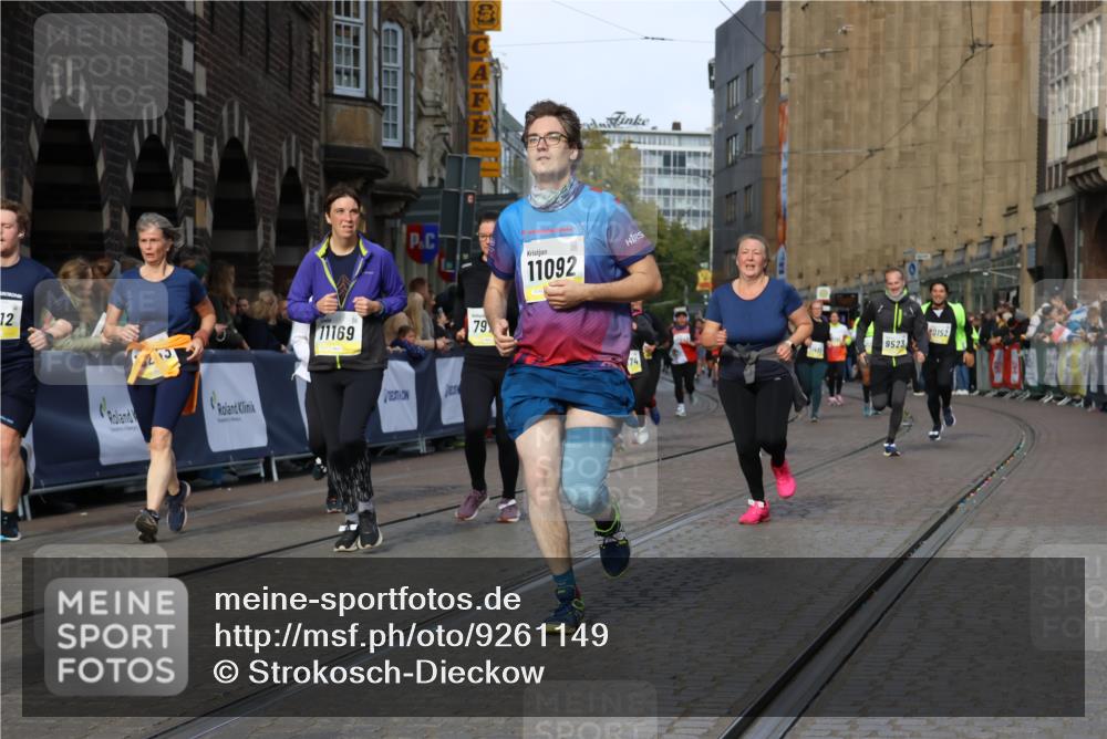 05.10.2025 - 20. swb-Marathon Bremen Strokosch-Dieckow http://msf.ph/oto/9261149 05.10.2025 11:06:15 Ziel 7979, 9205, 9228, 9387, 9523, 9712, 10152, 10243, 10249, 10374, 10404, 10848, 11065, 11092, 11169, 11233, 11296, 11433 meine-sportfotos.de