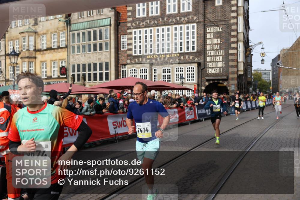 05.10.2025 - 20. swb-Marathon Bremen Yannick Fuchs http://msf.ph/oto/9261152 05.10.2025 10:48:58 Ziel 7414, 9255, 9261, 9482, 9674, 10047, 10799 meine-sportfotos.de
