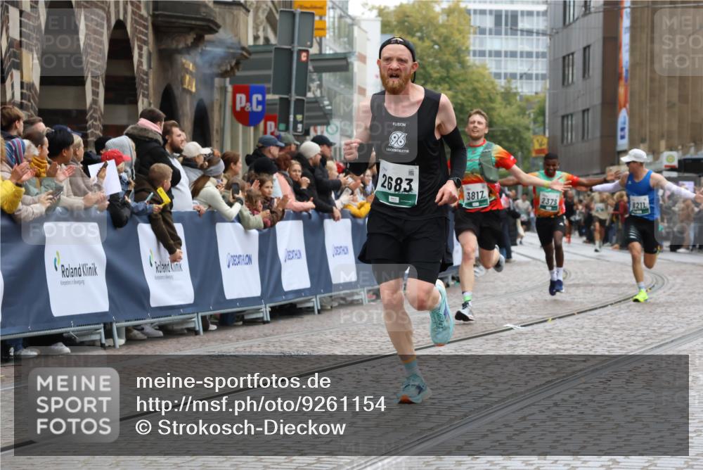 05.10.2025 - 20. swb-Marathon Bremen Strokosch-Dieckow http://msf.ph/oto/9261154 05.10.2025 12:57:25 Ziel 2683, 3817, 5028, 8211 meine-sportfotos.de
