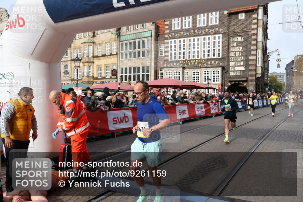 05.10.2025 - 20. swb-Marathon Bremen Yannick Fuchs http://msf.ph/oto/9261159 05.10.2025 10:48:58 Ziel 7414, 9255, 9261, 9482, 9674, 10047, 10799 meine-sportfotos.de