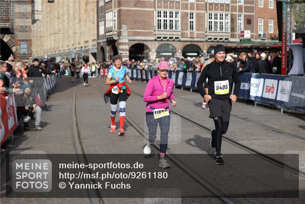 05.10.2025 - 20. swb-Marathon Bremen Yannick Fuchs http://msf.ph/oto/9261180 05.10.2025 11:20:53 Ziel 9405, 10720, 11643 meine-sportfotos.de