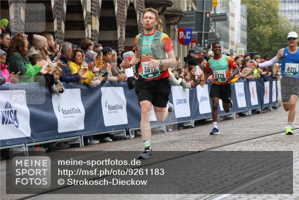 05.10.2025 - 20. swb-Marathon Bremen Strokosch-Dieckow http://msf.ph/oto/9261183 05.10.2025 12:57:28 Ziel 2683, 3817, 5028, 8211 meine-sportfotos.de