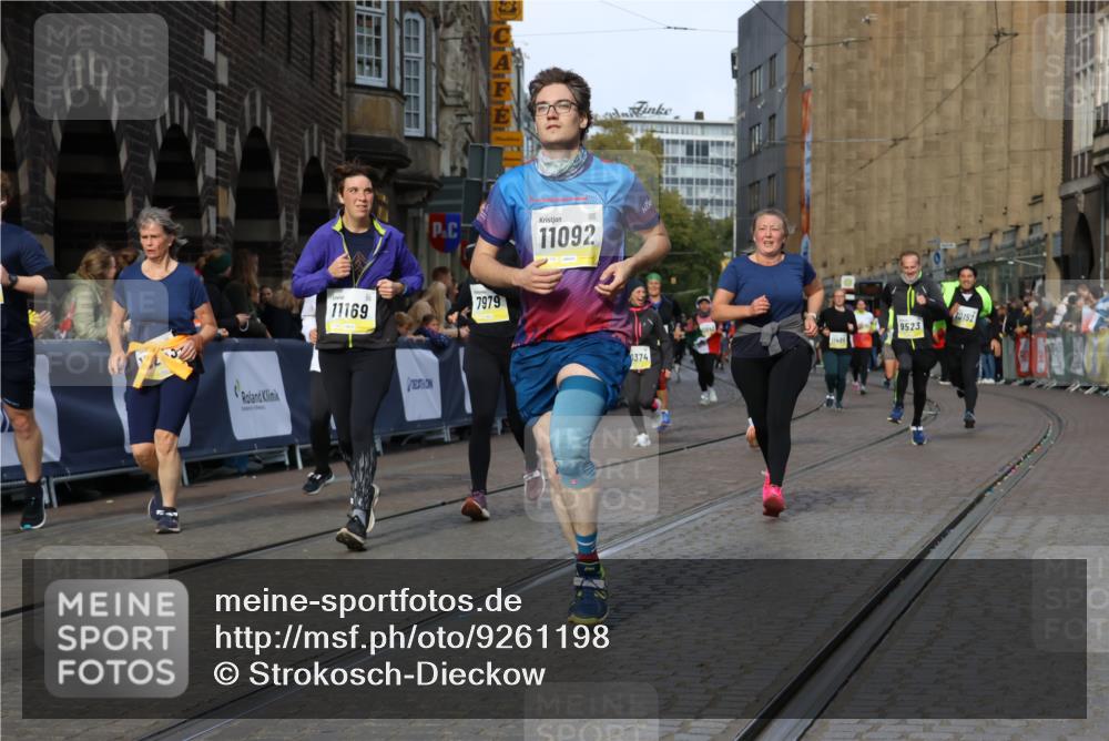 05.10.2025 - 20. swb-Marathon Bremen Strokosch-Dieckow http://msf.ph/oto/9261198 05.10.2025 11:06:15 Ziel 7979, 9205, 9228, 9387, 9523, 9712, 10152, 10243, 10249, 10374, 10404, 10848, 11065, 11092, 11169, 11233, 11296, 11433 meine-sportfotos.de