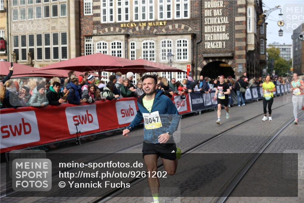 05.10.2025 - 20. swb-Marathon Bremen Yannick Fuchs http://msf.ph/oto/9261202 05.10.2025 10:48:59 Ziel 7414, 9255, 9261, 9482, 9583, 9674, 10047, 10799, 10877 meine-sportfotos.de