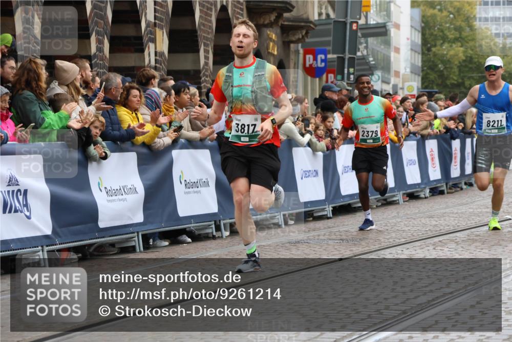 05.10.2025 - 20. swb-Marathon Bremen Strokosch-Dieckow http://msf.ph/oto/9261214 05.10.2025 12:57:28 Ziel 2683, 3817, 5028, 8211 meine-sportfotos.de