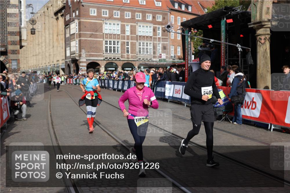 05.10.2025 - 20. swb-Marathon Bremen Yannick Fuchs http://msf.ph/oto/9261226 05.10.2025 11:20:54 Ziel 9405, 10720, 11643 meine-sportfotos.de
