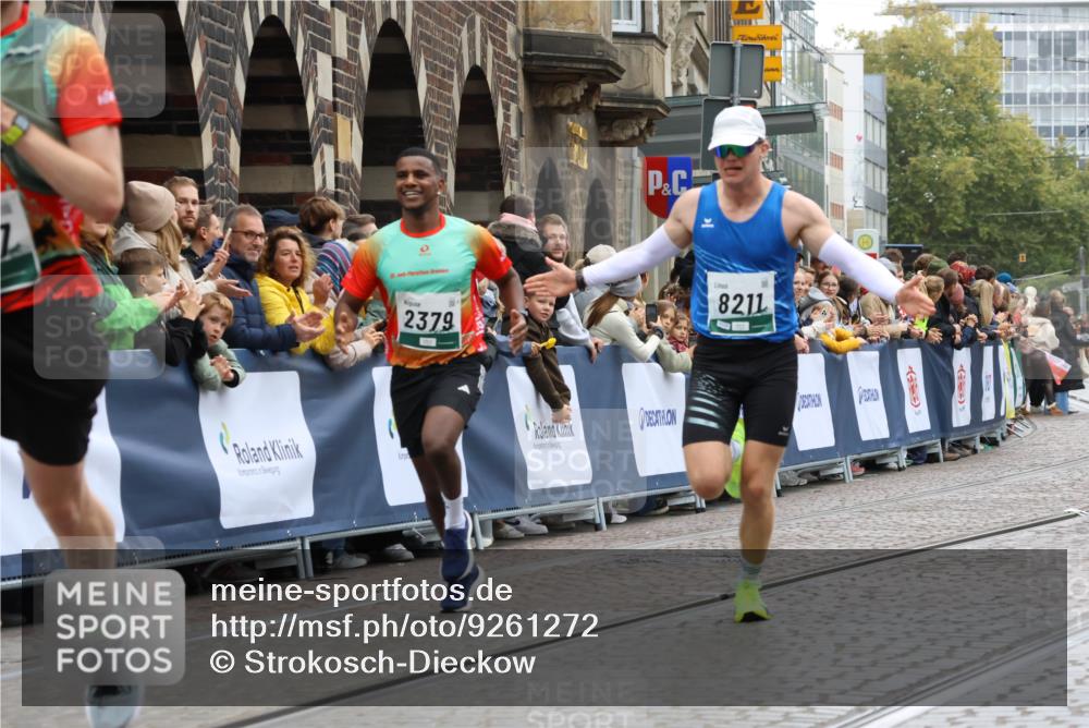 05.10.2025 - 20. swb-Marathon Bremen Strokosch-Dieckow http://msf.ph/oto/9261272 05.10.2025 12:57:29 Ziel 3153, 3817, 5028, 8211 meine-sportfotos.de