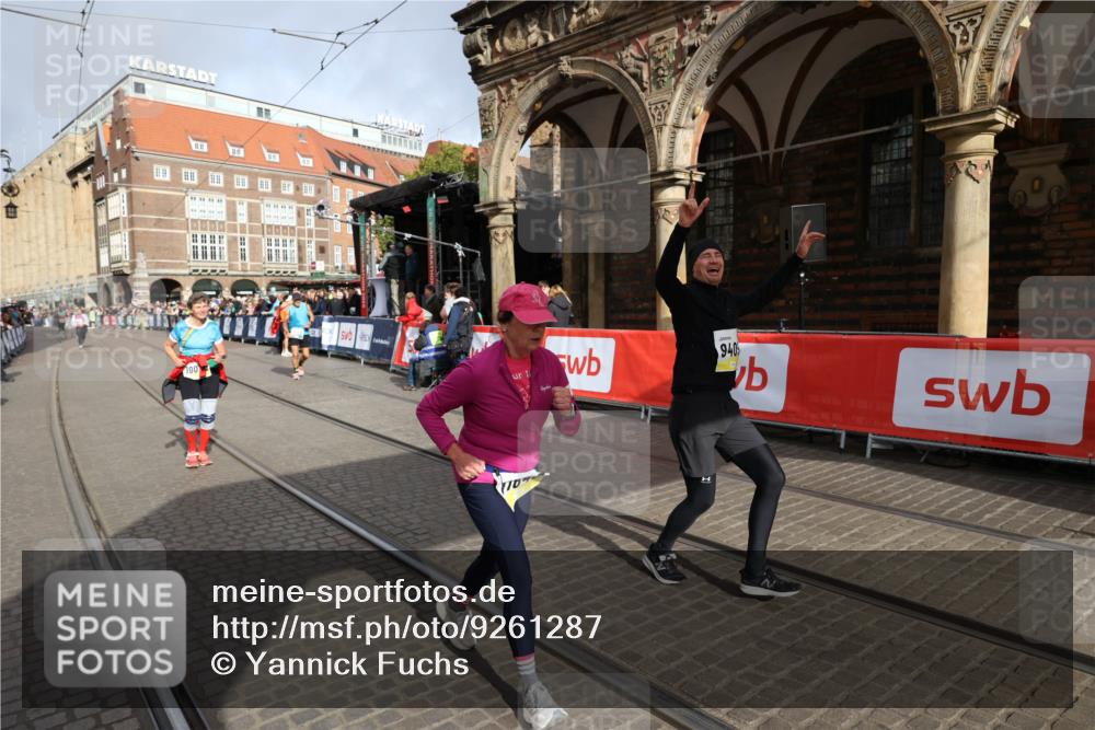 05.10.2025 - 20. swb-Marathon Bremen Yannick Fuchs http://msf.ph/oto/9261287 05.10.2025 11:20:55 Ziel 9405, 11643 meine-sportfotos.de