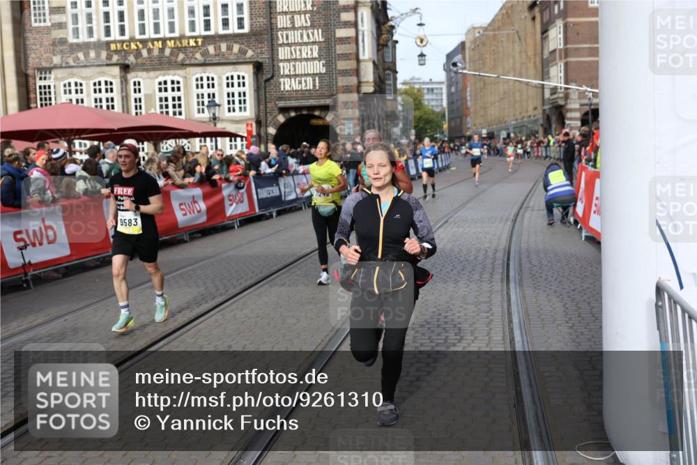 05.10.2025 - 20. swb-Marathon Bremen Yannick Fuchs http://msf.ph/oto/9261310 05.10.2025 10:49:01 Ziel 7414, 9255, 9583, 9674, 10047, 10877, 11248 meine-sportfotos.de