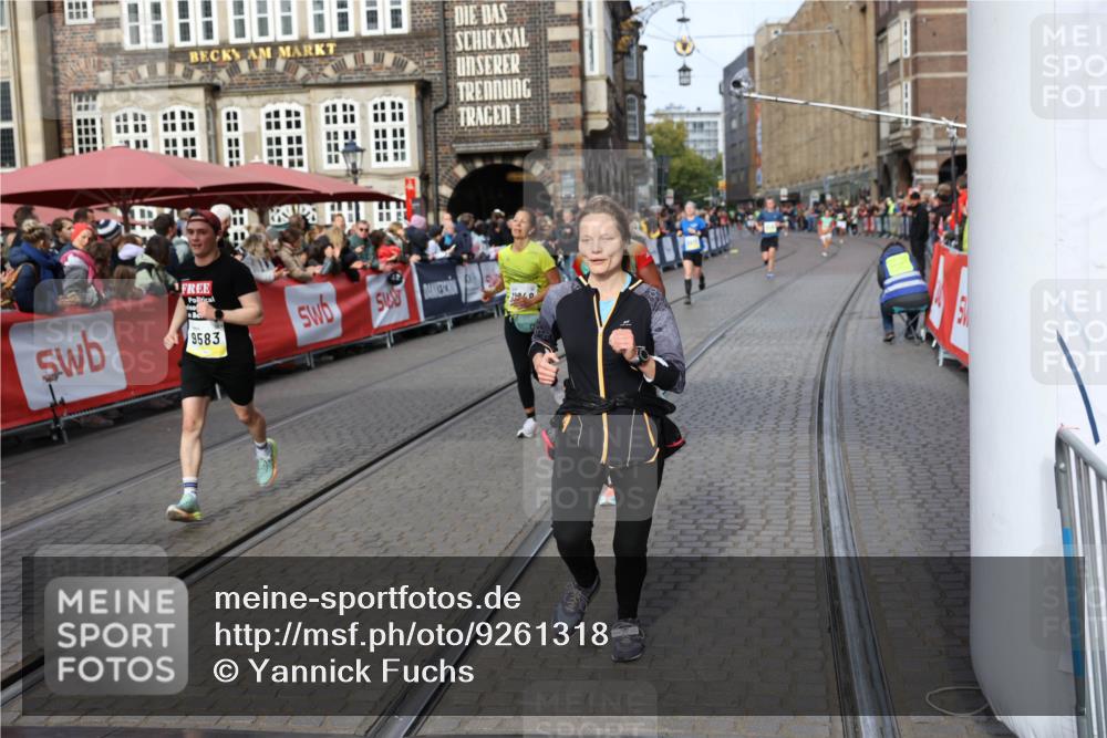 05.10.2025 - 20. swb-Marathon Bremen Yannick Fuchs http://msf.ph/oto/9261318 05.10.2025 10:49:01 Ziel 7414, 9255, 9583, 9674, 10047, 10877, 11248 meine-sportfotos.de