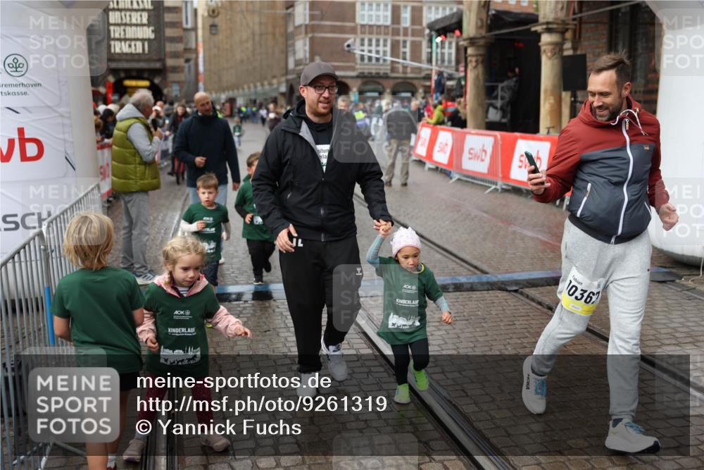 05.10.2025 - 20. swb-Marathon Bremen Yannick Fuchs http://msf.ph/oto/9261319 05.10.2025 15:23:55 Ziel  meine-sportfotos.de