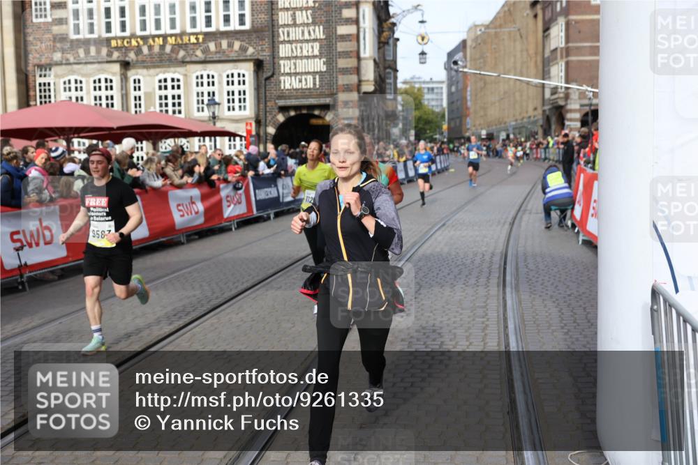 05.10.2025 - 20. swb-Marathon Bremen Yannick Fuchs http://msf.ph/oto/9261335 05.10.2025 10:49:01 Ziel 7414, 9255, 9583, 9674, 10047, 10877, 11248 meine-sportfotos.de