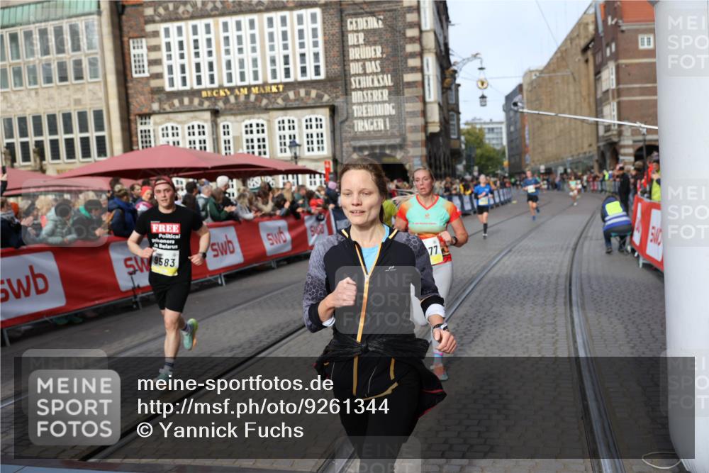 05.10.2025 - 20. swb-Marathon Bremen Yannick Fuchs http://msf.ph/oto/9261344 05.10.2025 10:49:02 Ziel 7414, 9255, 9583, 9674, 10047, 10877, 10973, 11248 meine-sportfotos.de