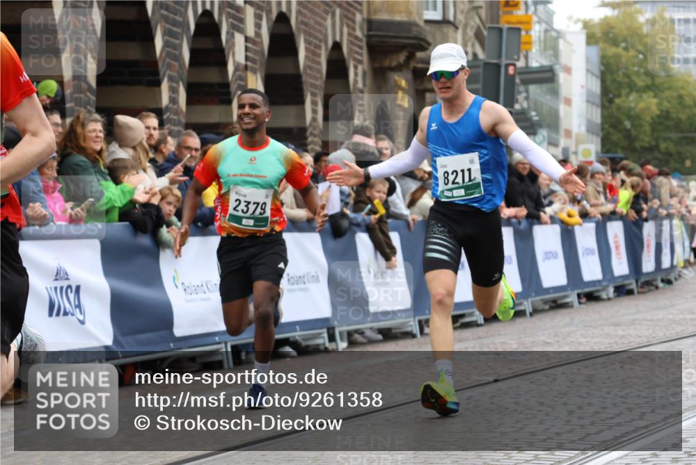 05.10.2025 - 20. swb-Marathon Bremen Strokosch-Dieckow http://msf.ph/oto/9261358 05.10.2025 12:57:29 Ziel 3153, 3817, 5028, 8211 meine-sportfotos.de